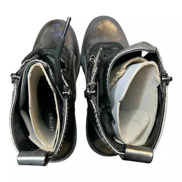 🆕Guess Fearne Pewter Combat Boots & Box - Picture 4 of 8